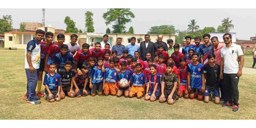फुटबॉल मैच में संत मैरी इंग्लिश स्कूल ने टी. आर. नारायण जमुई को दी मात